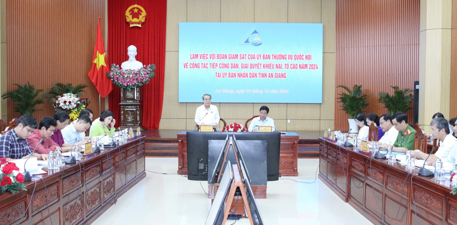 Quang cảnh cuộc làm việc