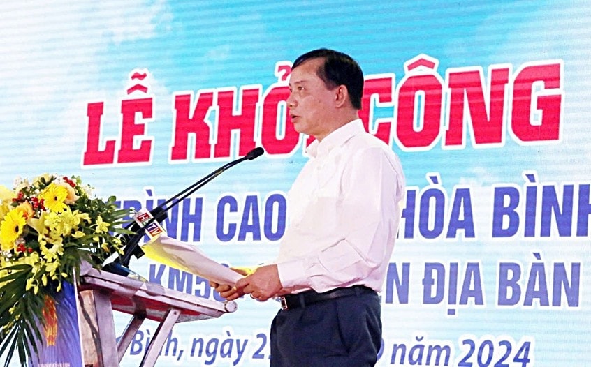 Chủ tịch UBND tỉnh Hòa Bình Bùi Văn Khánh