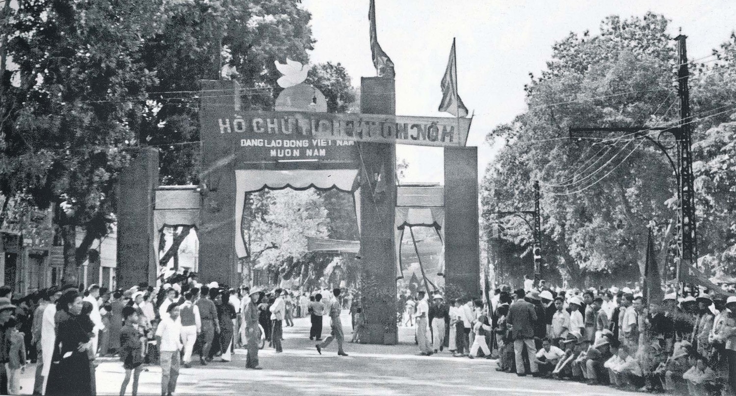 tiep-quan-thu-do-1964.jpg