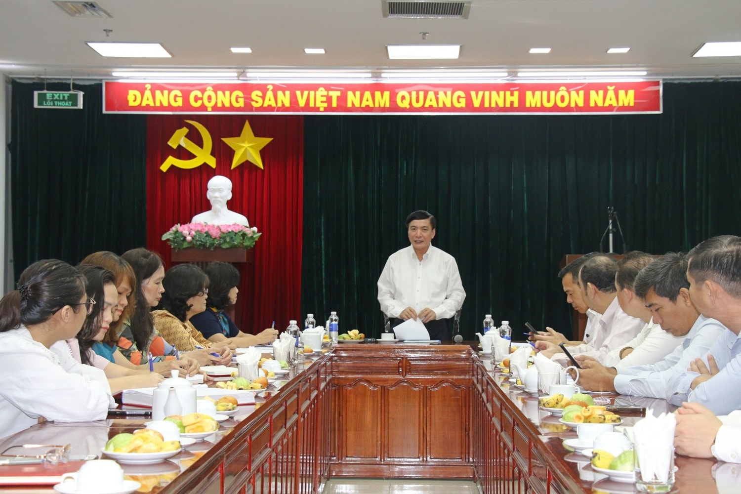 Quang cảnh cuộc làm việc