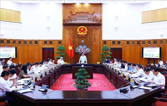 Thủ tướng Phạm Minh Chính chủ trì cuộc họp của Thường trực Chính phủ về chủ trương đầu tư Dự án Đường sắt tốc độ cao trên trục Bắc – Nam