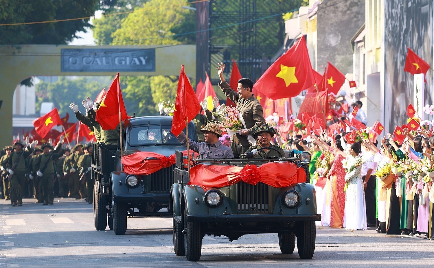 Màn thực cảnh tái hiện lịch sử “Ngày về chiến thắng”. Ảnh: Dương Giang