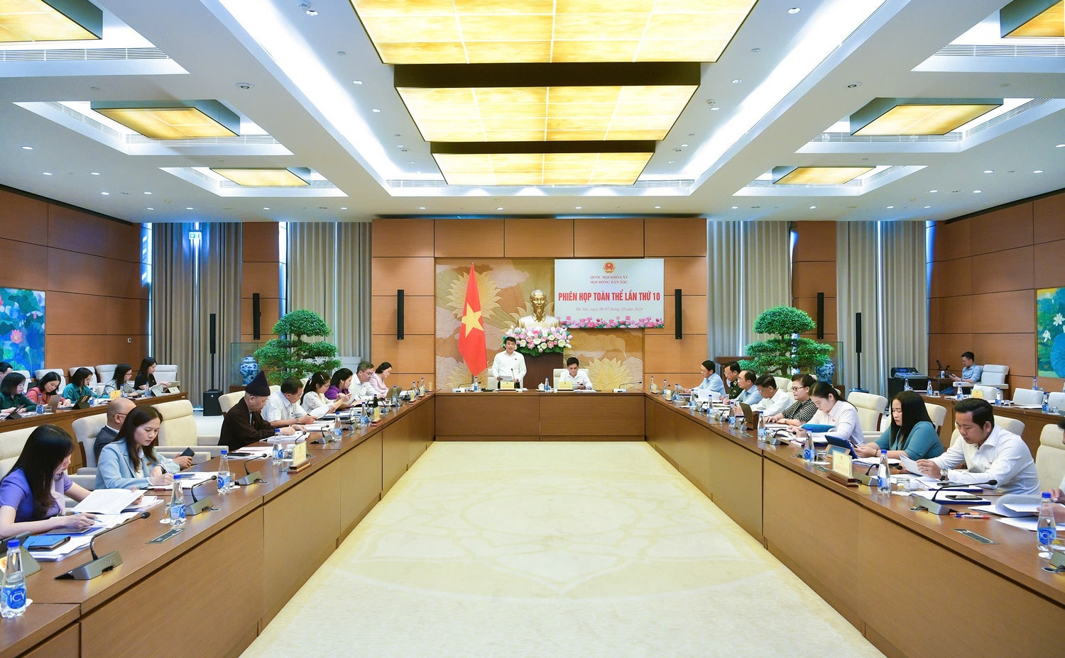 Toàn cảnh phiên họp