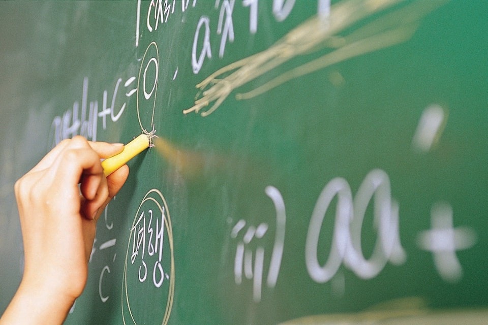 18827639-web1-teacher-8144.jpg