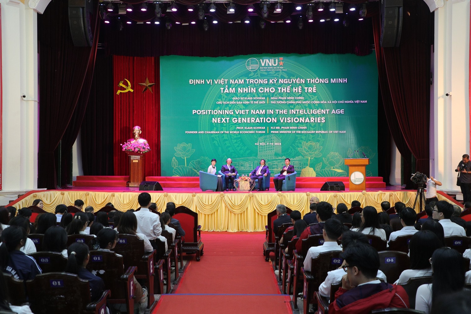vnu-toa-dam-voi-chu-tich-dien-dan-kinh-te-the-gioi-32-9775.jpg