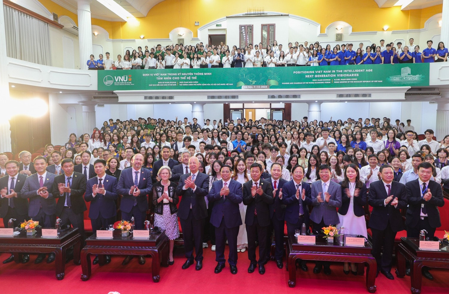 vnu-toa-dam-voi-chu-tich-dien-dan-kinh-te-the-gioi-35-2555.jpg
