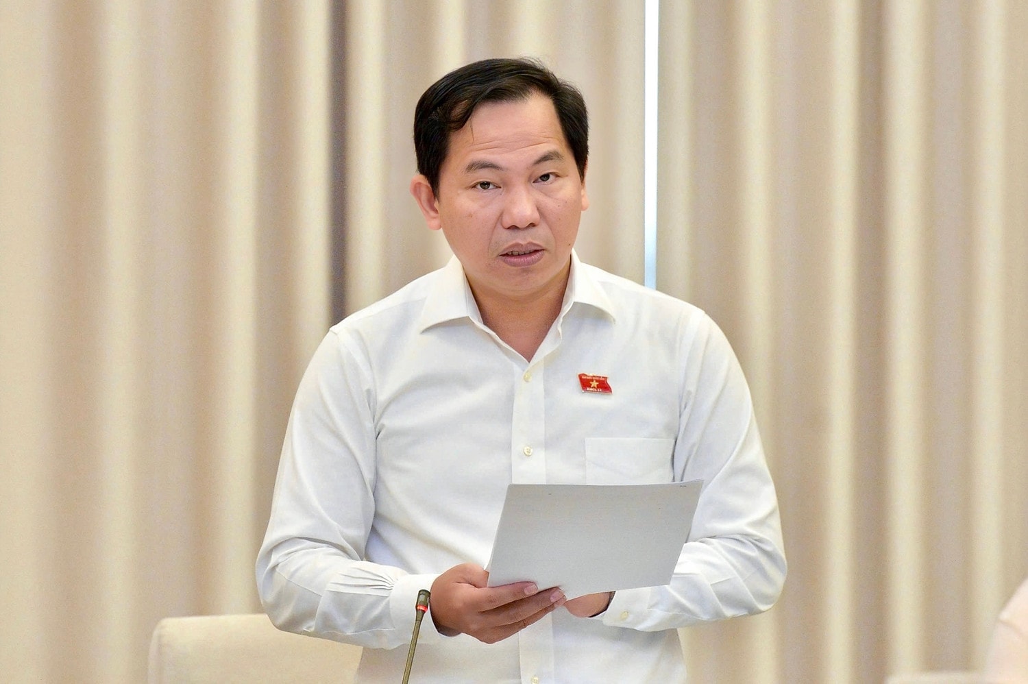 chu-nhiem-uy-ban-tai-chinh-ngan-sach-le-quang-manh-trinh-bay-bao-cao-4217.jpg