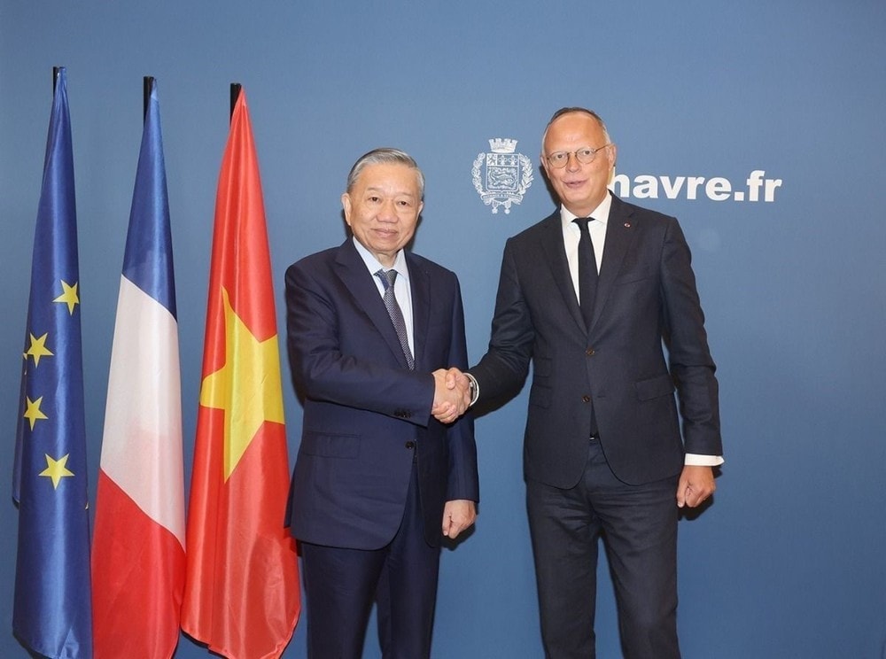 Cựu Thủ tướng Pháp Edouard Philippe, Thị trưởng Thành phố Le Havre đón Tổng Bí thư, Chủ tịch nước Tô Lâm. Ảnh: Trí Dũng/TTXVN