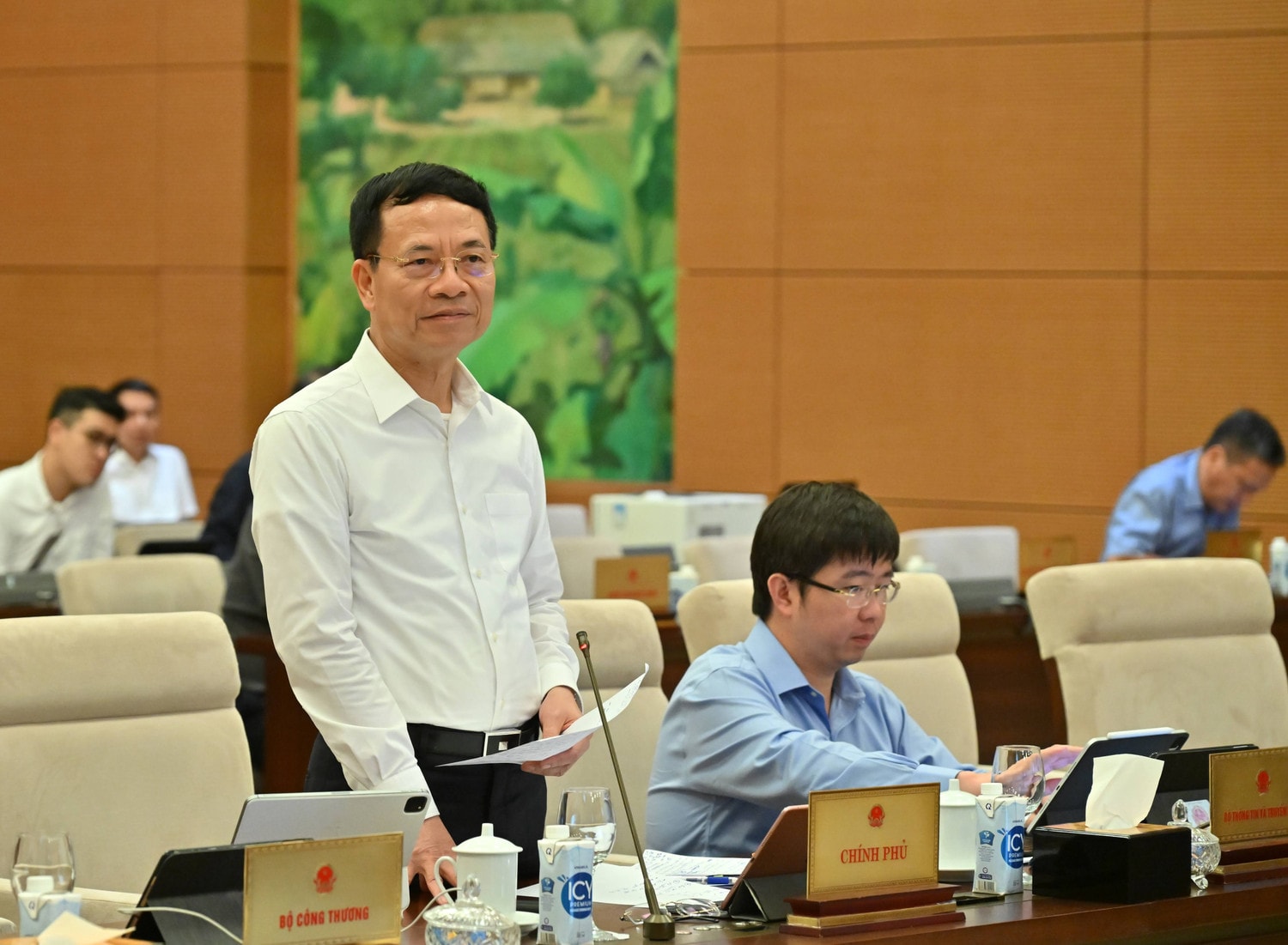 bo-truong-bo-thong-tin-nguyen-manh-hungvqk-4572-3635.jpg