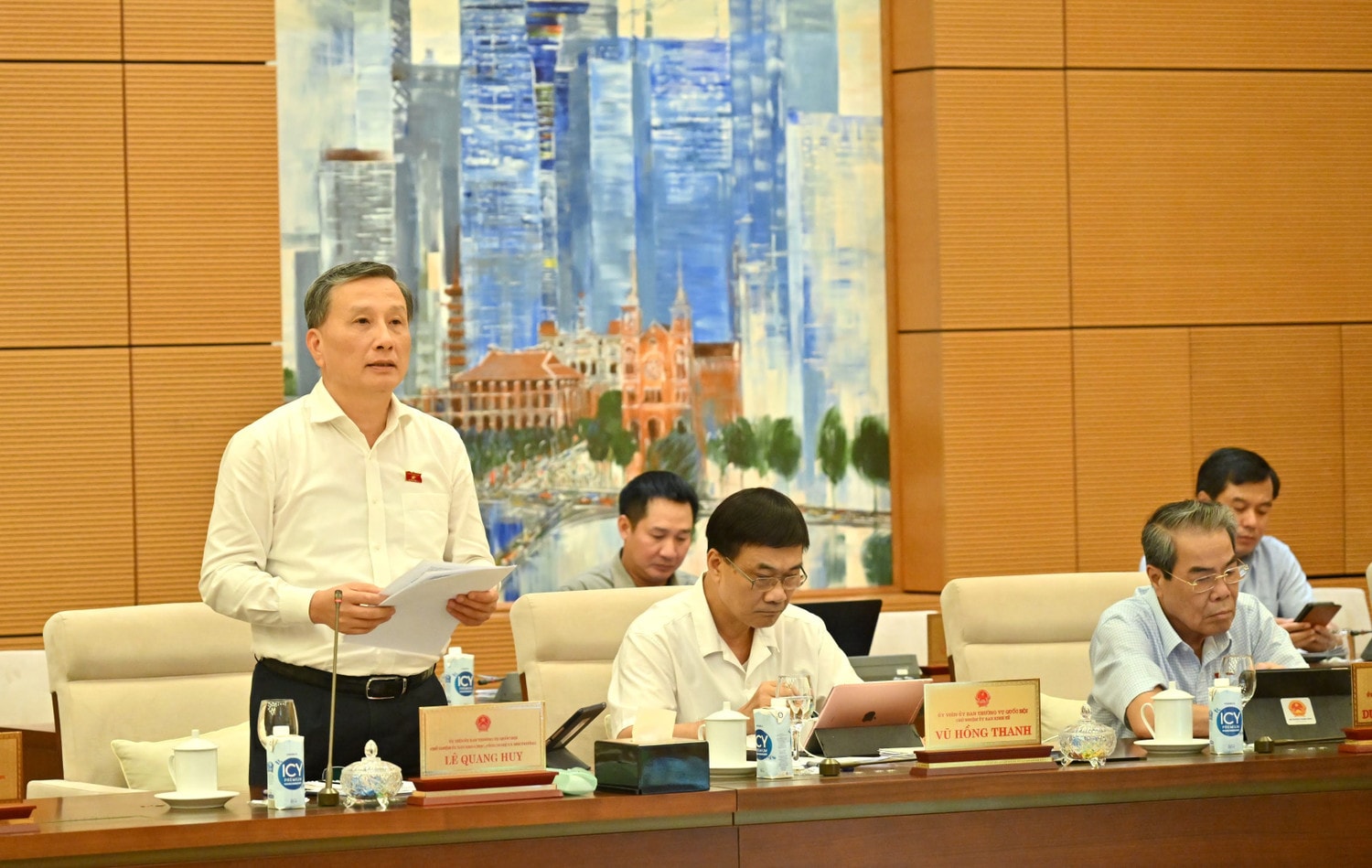 chu-nhiem-uy-ban-khoa-hoc-cong-nghe-va-moi-truong-le-quang-huy-1-230.jpg