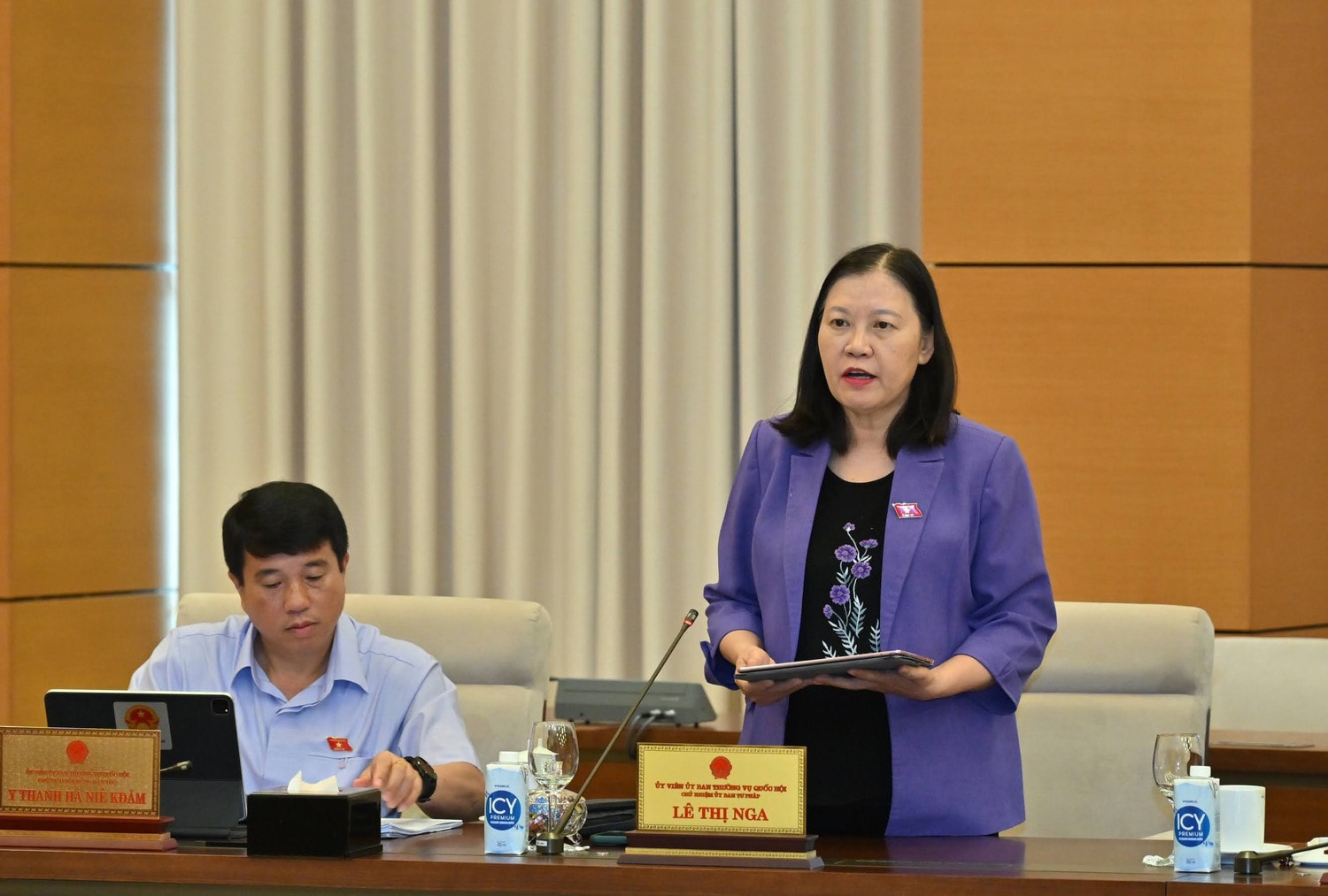 chu-nhiem-uy-ban-tu-phap-le-thi-nga-phat-bieu-tai-phien-hopvqk-4186-9181.jpg