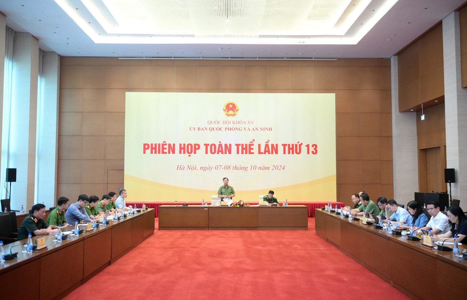 Quang cảnh Phiên họp