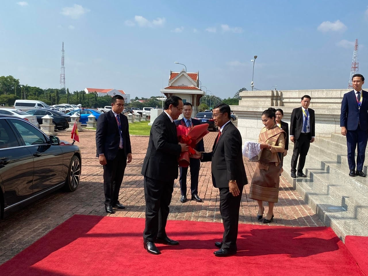 Lễ đón Phó Chủ tịch Quốc hội, Thượng tướng Trần Quang Phương và Đoàn Đại biểu Quốc hội Việt Nam tại Nhà Quốc hội Lào