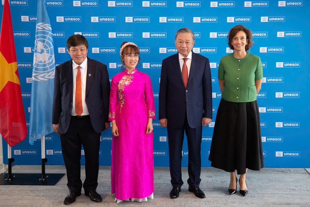 Tổng Bí thư, Chủ tịch nước Tô Lâm và Tổng Giám đốc UNESCO Audrey Azoulay, Lãnh đạo Tập đoàn Sovico chụp ảnh lưu niệm