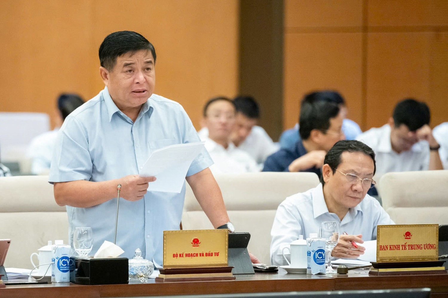 bo-truong-bo-ke-hoach-va-dau-tu-nguyen-chi-dung-trinh-bay-bao-cao-5377.jpg