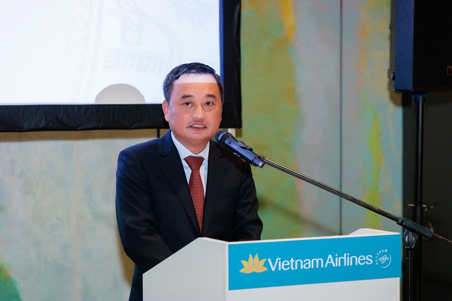 anh-1-ong-le-duc-canh-pho-tong-gian-doc-vietnam-airlines-phat-bieu-tai-su-kien-anh-vna-8363.jpg