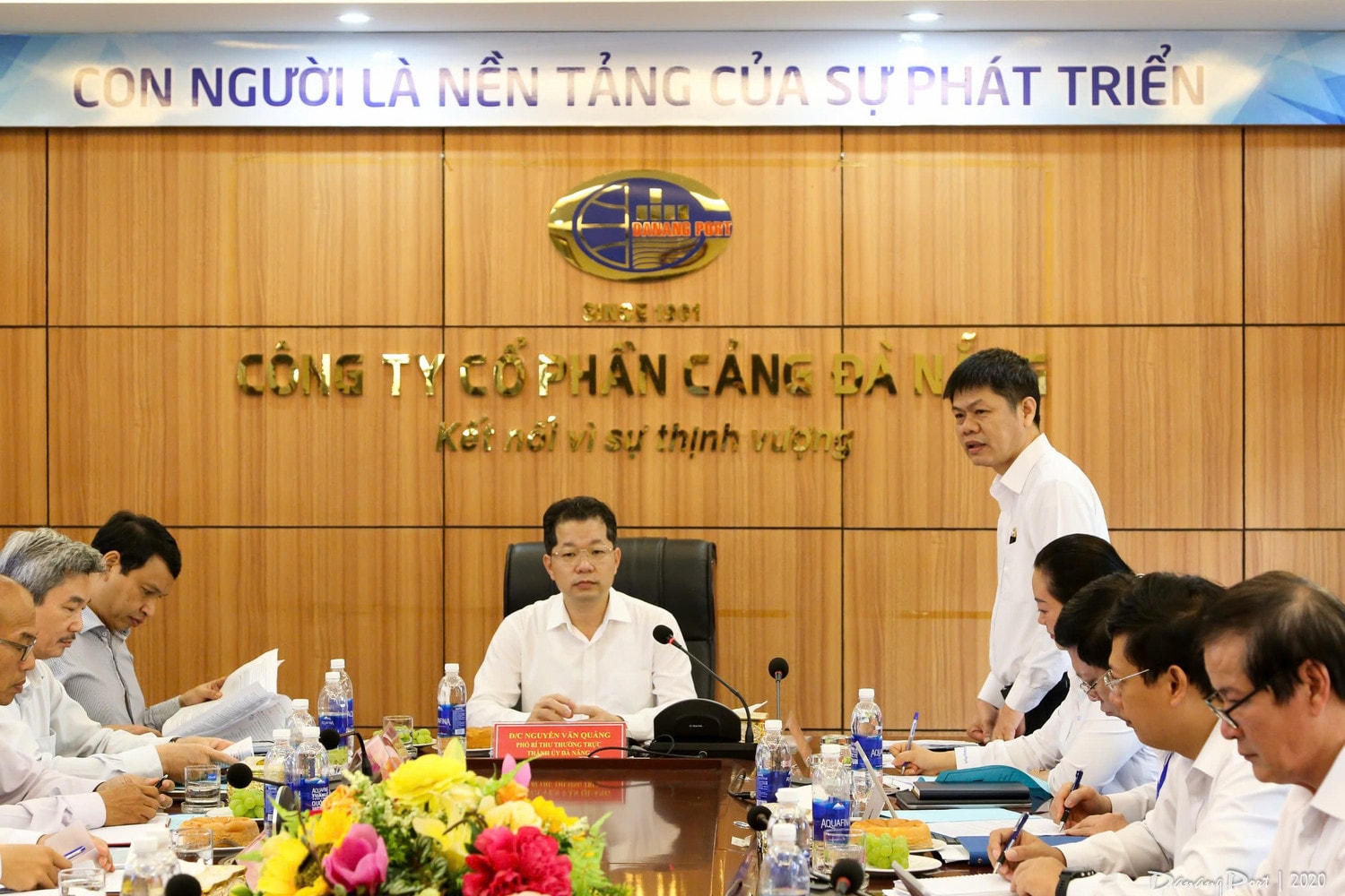 Bí thư Thành ủy Đà Nẵng Nguyễn Văn Quảng làm việc với Cảng Đà Nẵng để tháo gỡ những khó khăn, vướng mắc cho Cảng Đà Nẵng