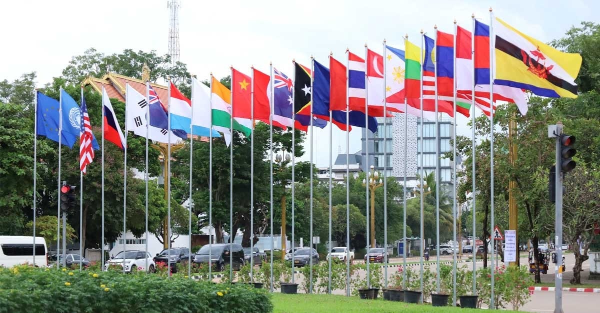 Lào chuẩn bị cho Hội nghị Cấp cao ASEAN lần thứ 44 và 45. Ảnh: LaoPost