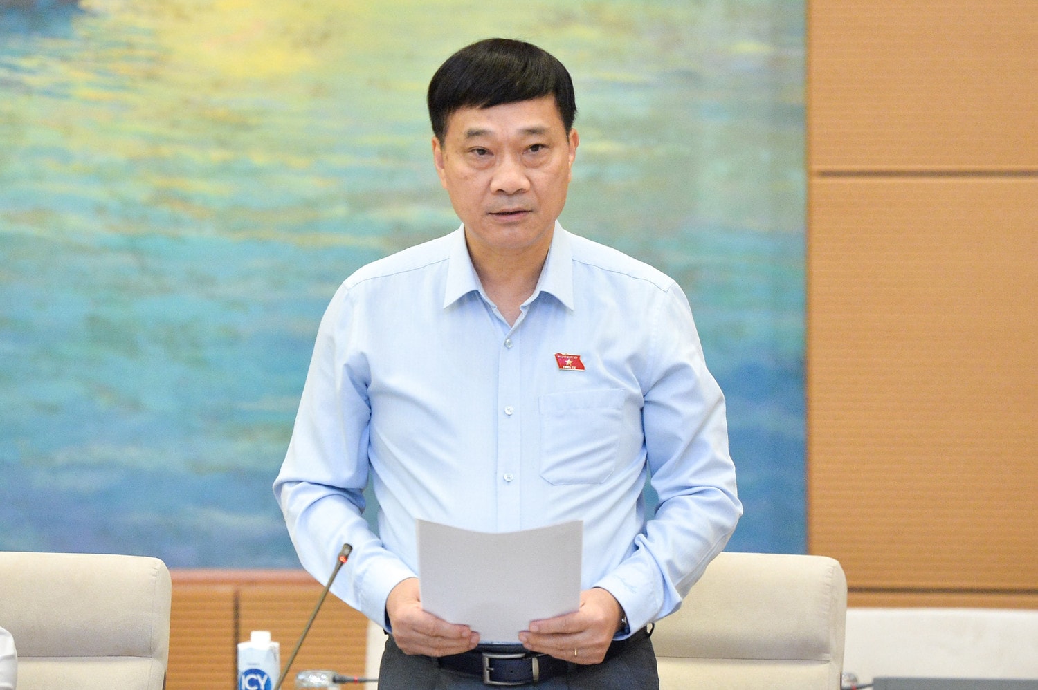 chu-nhiem-uy-ban-kinh-te-vu-hong-thanh-9406.jpg