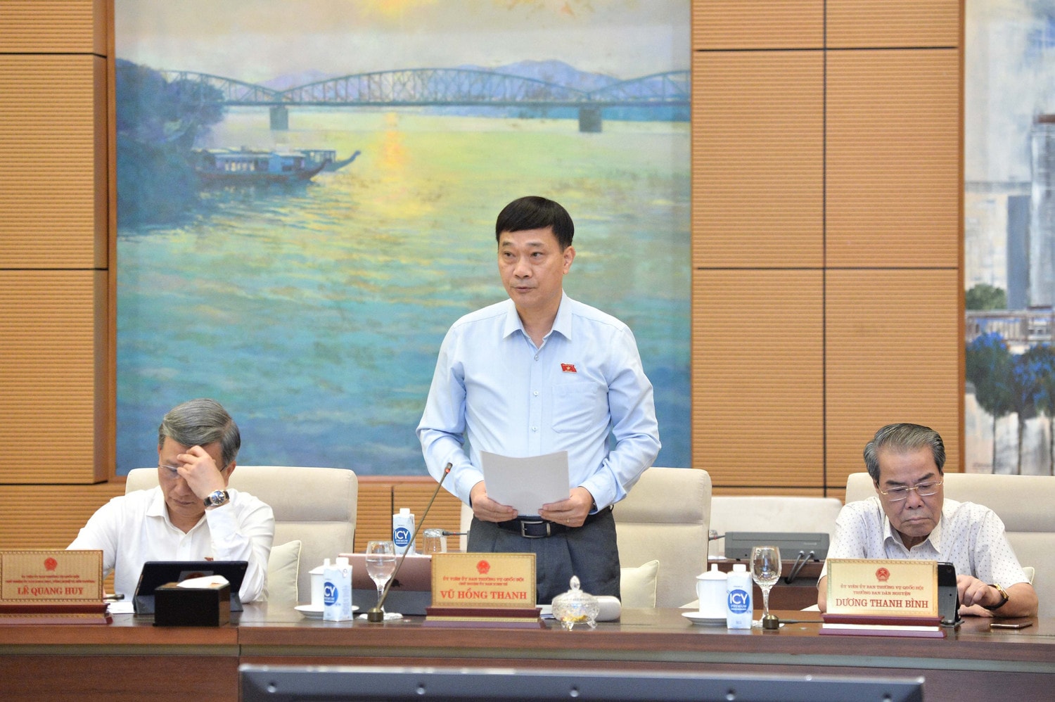 chu-nhiem-uy-ban-kinh-te-vu-hong-thanh-1-553.jpg