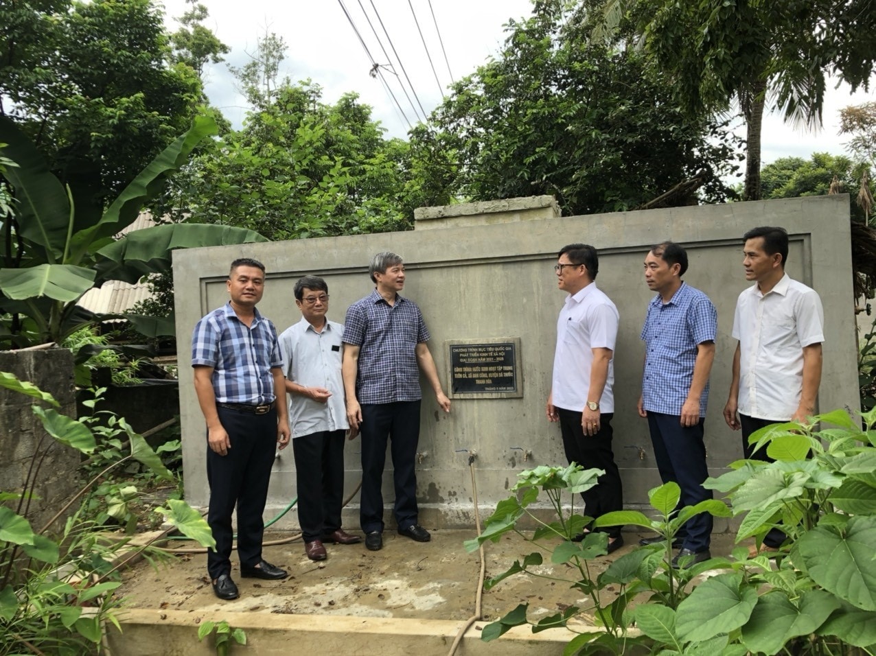 lanh-dao-ban-dan-toc-thanh-hoa-di-kiem-tra-mot-so-cong-trinh-thuoc-chuong-trinh-mtqg-1719-tren-dia-ban-huyen-ba-thuoc-1531.jpg