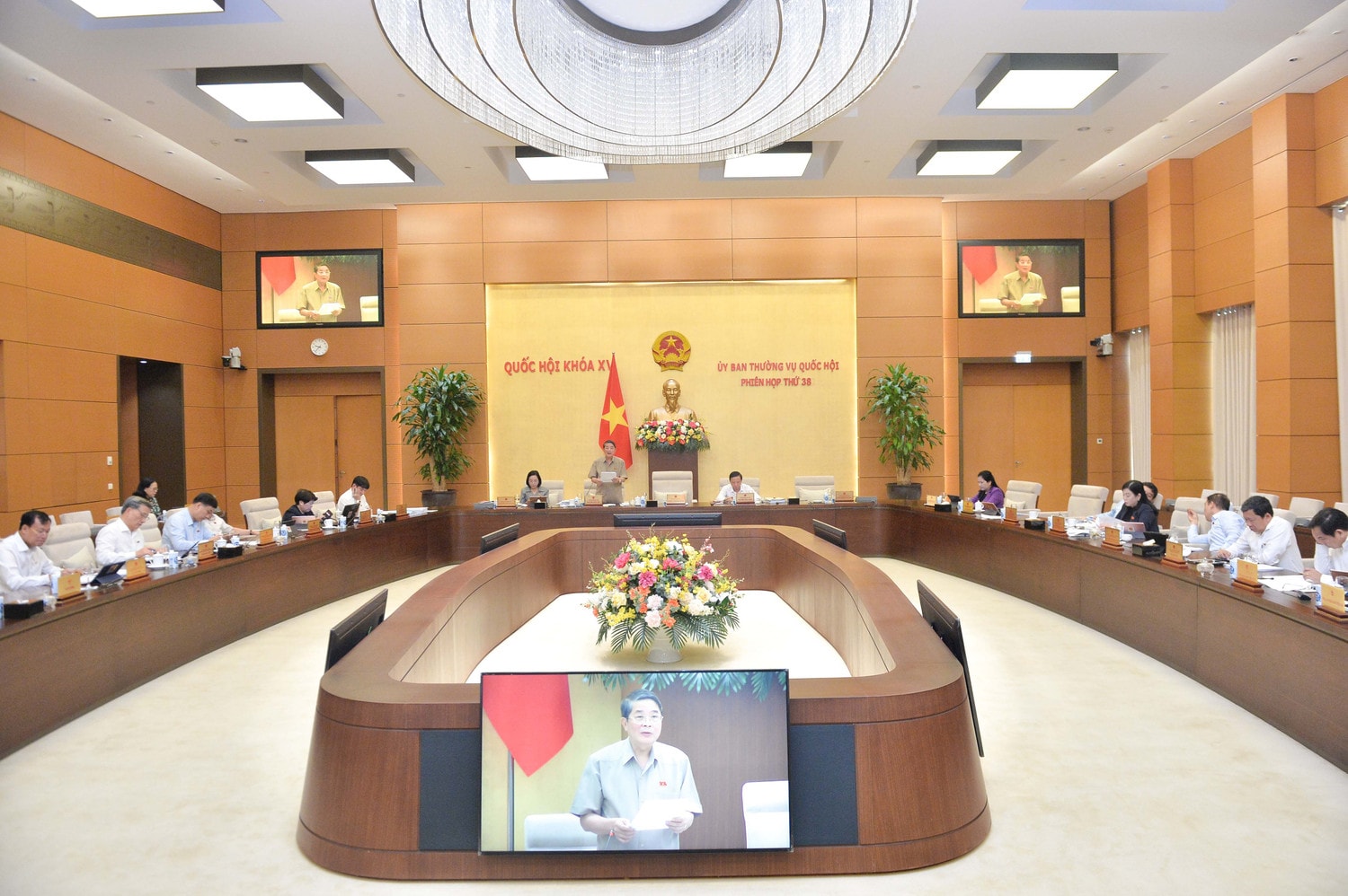 toan-canh-1642.jpg