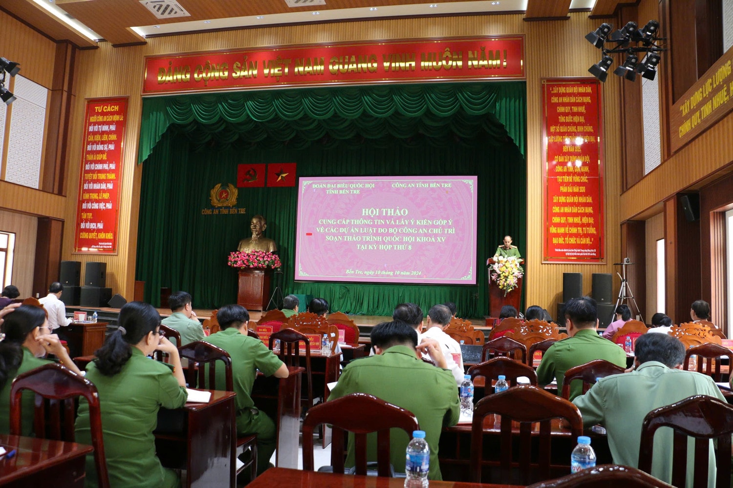 9f6288ebbdcf04915dde-8999.jpg