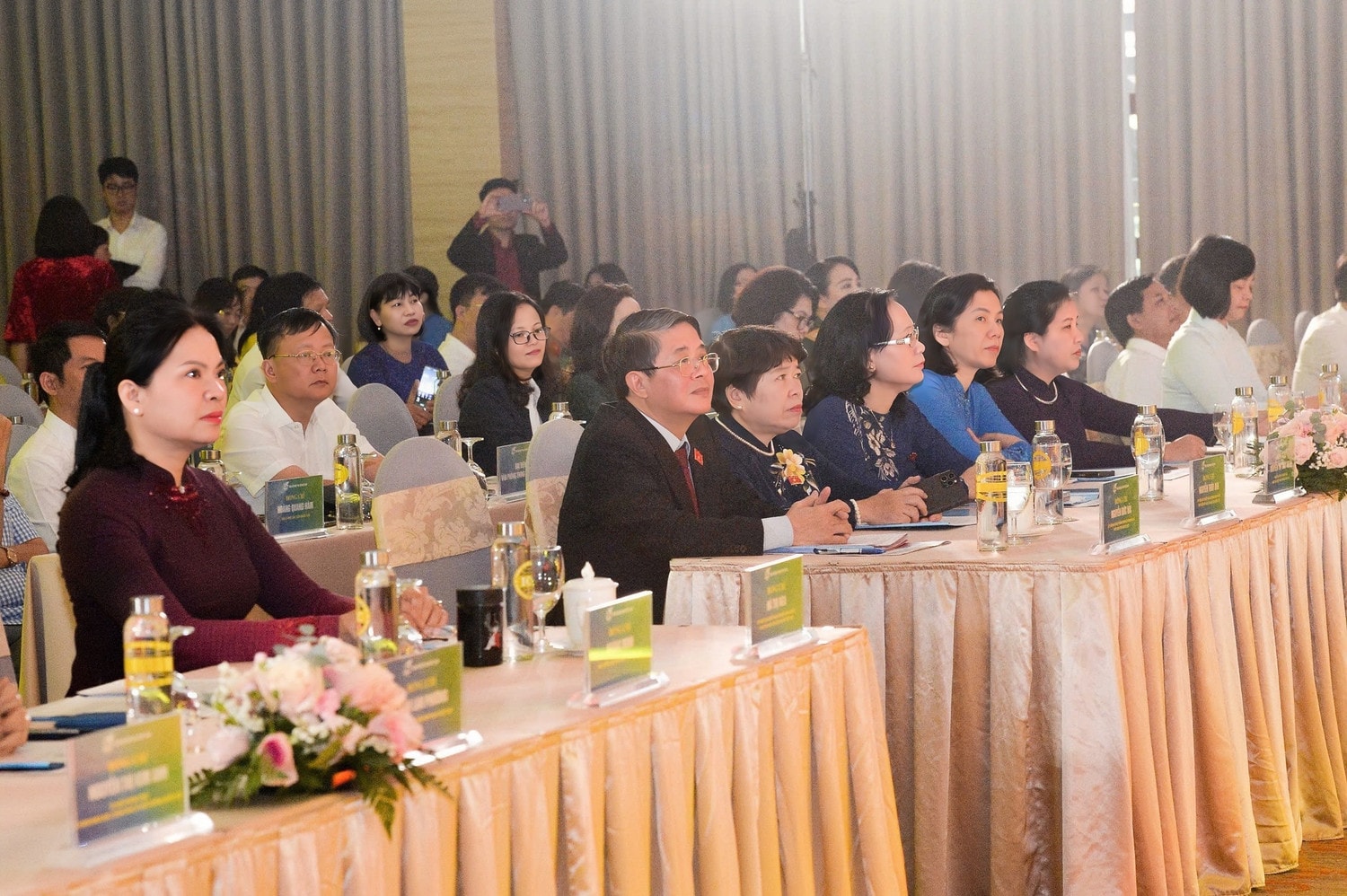 Phó Chủ tịch Quốc hội Nguyễn Đức Hải và các đại biểu dự Lễ trao giải thưởng Phụ nữ Việt Nam năm 2024