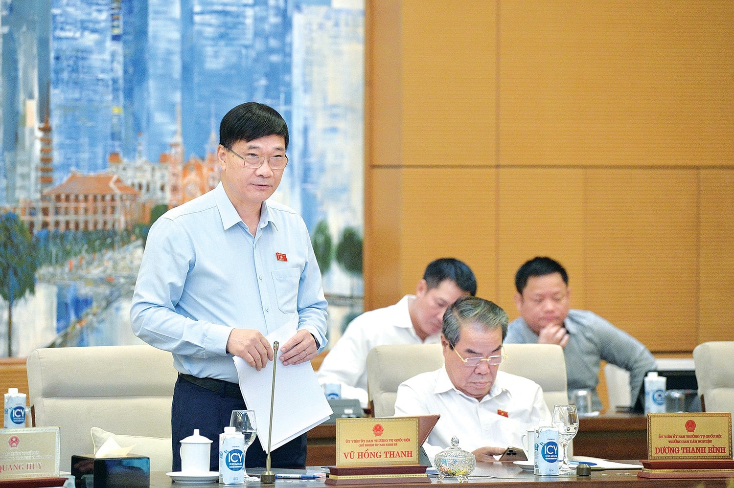 chu-nhiem-uy-ban-kinh-te-vu-hong-thanh-4370-1355-4716.jpg