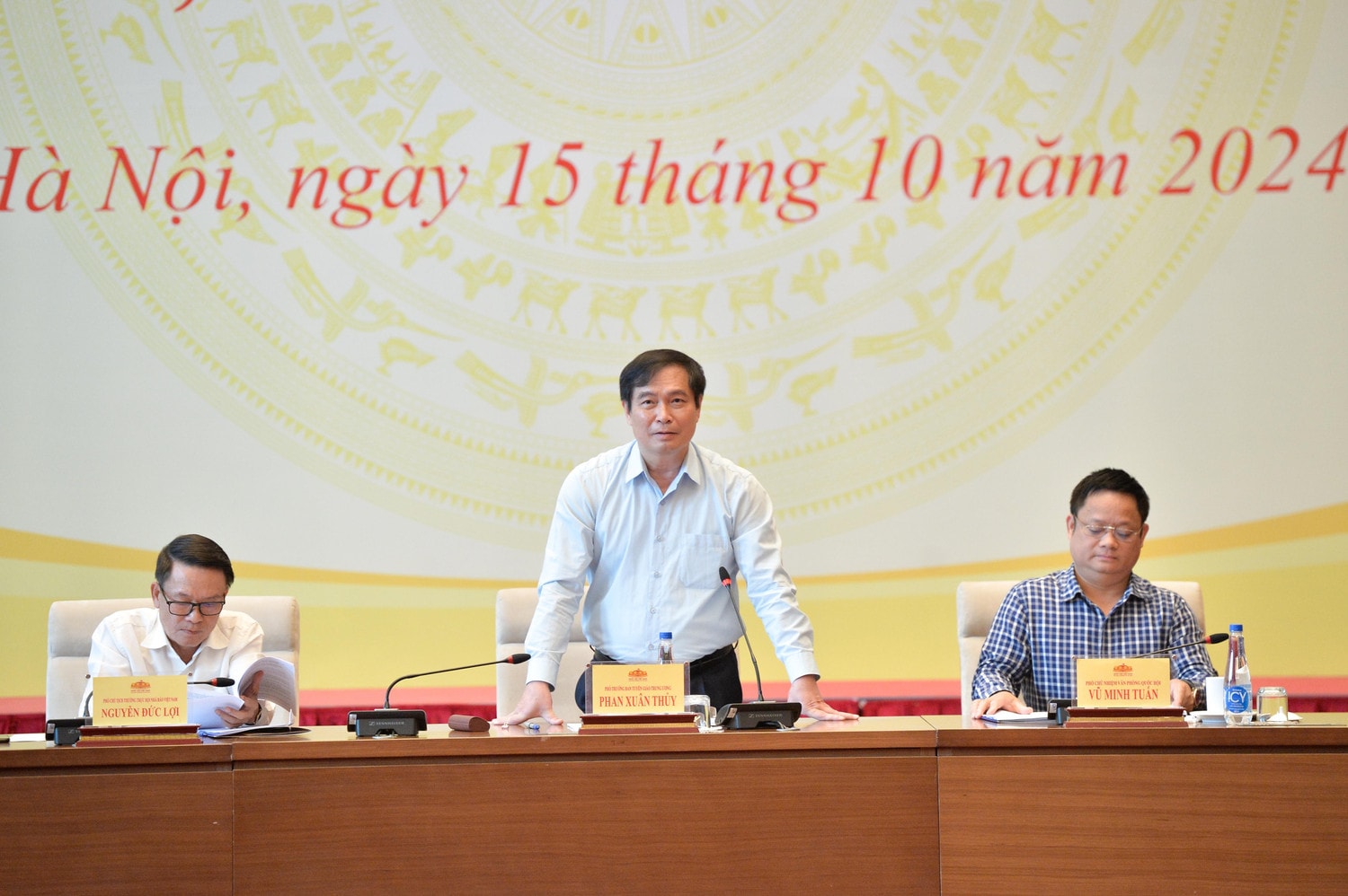 pho-truong-ban-tuyen-giao-trung-uong-phan-xuan-thuy-phat-bieu-1-630.jpg