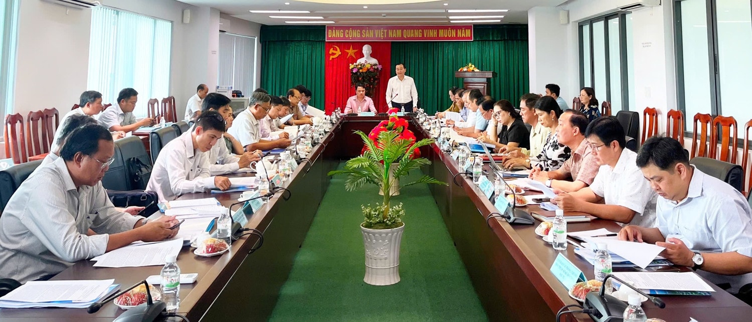 Đoàn khảo sát làm việc với Sở Kế hoạch và Đầu tư. Ảnh: Hữu Tài
