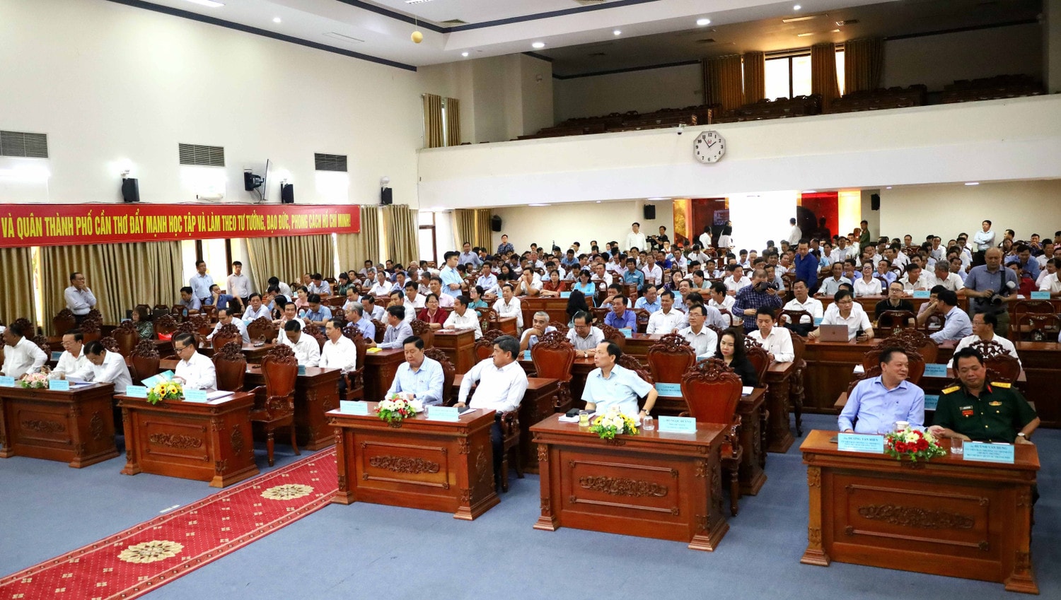 Quang cảnh buổi tiếp xúc