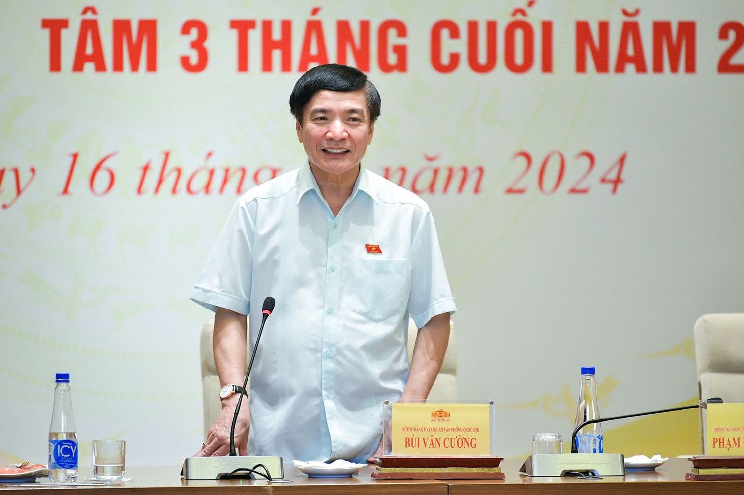 Tổng Thư ký Quốc hội, Bí thư Đảng ủy cơ quan VPQH, Chủ nhiệm VPQH Bùi Văn Cường phát biểu