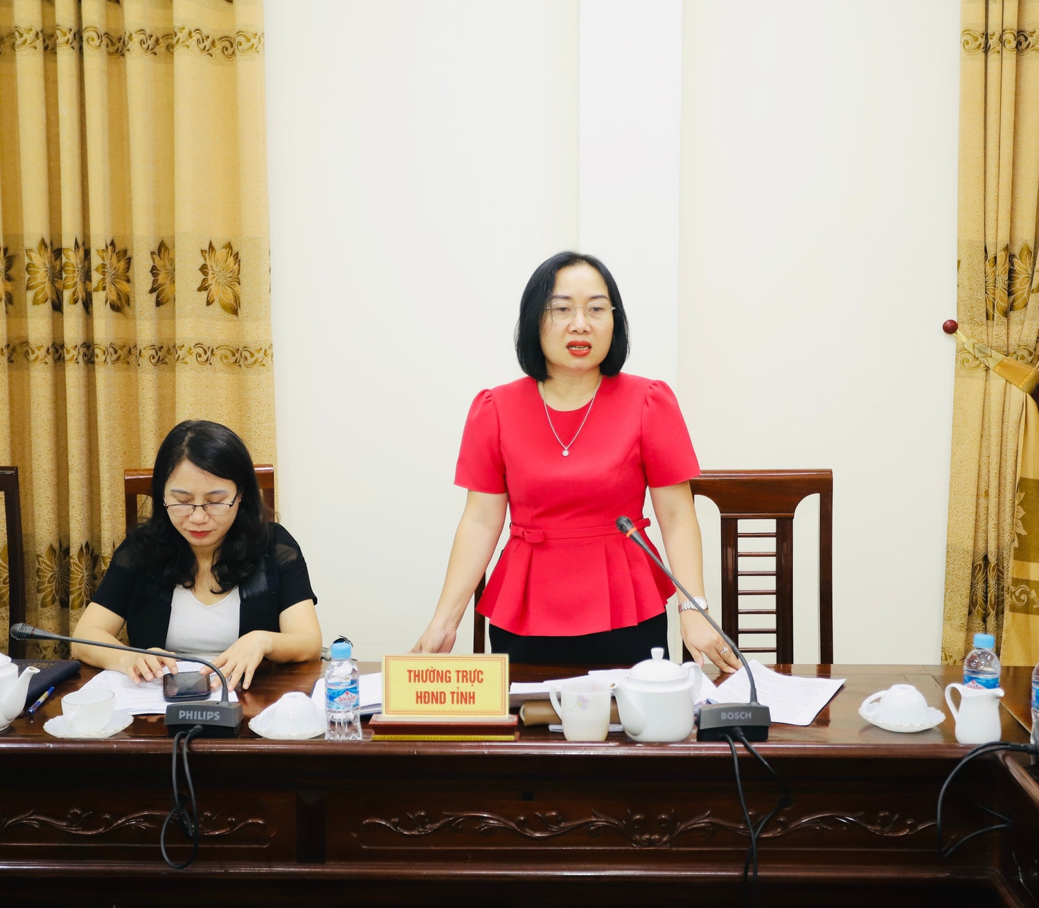 Trưởng Ban Kinh tế - Ngân sách HĐND tỉnh Nguyễn Thị Thúy Nga phát biểu tại buổi làm việc