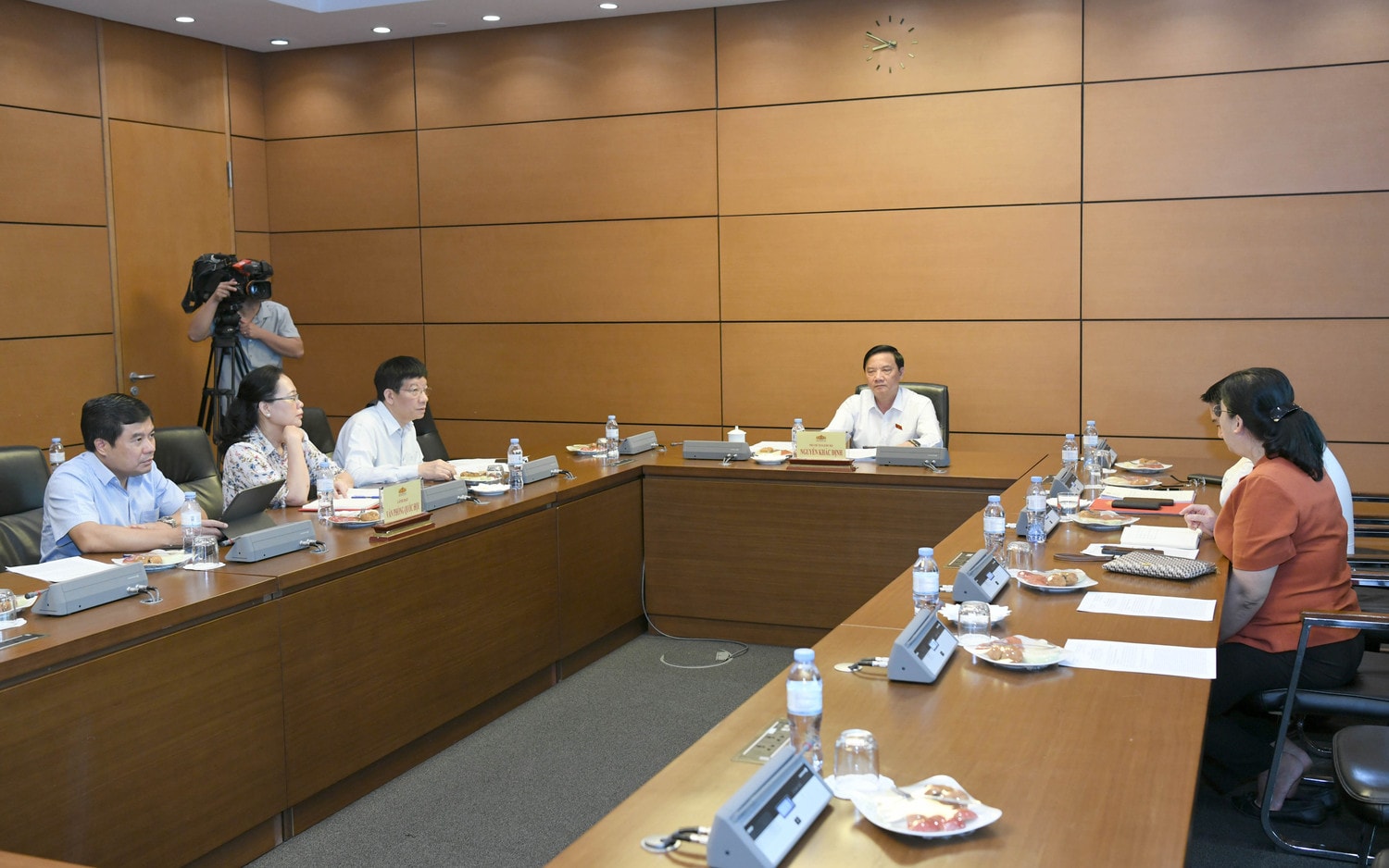 pho-chu-tich-qh-nguyen-khac-dinh-phat-bieu-tai-cuoc-lam-viec-1-2969.jpg