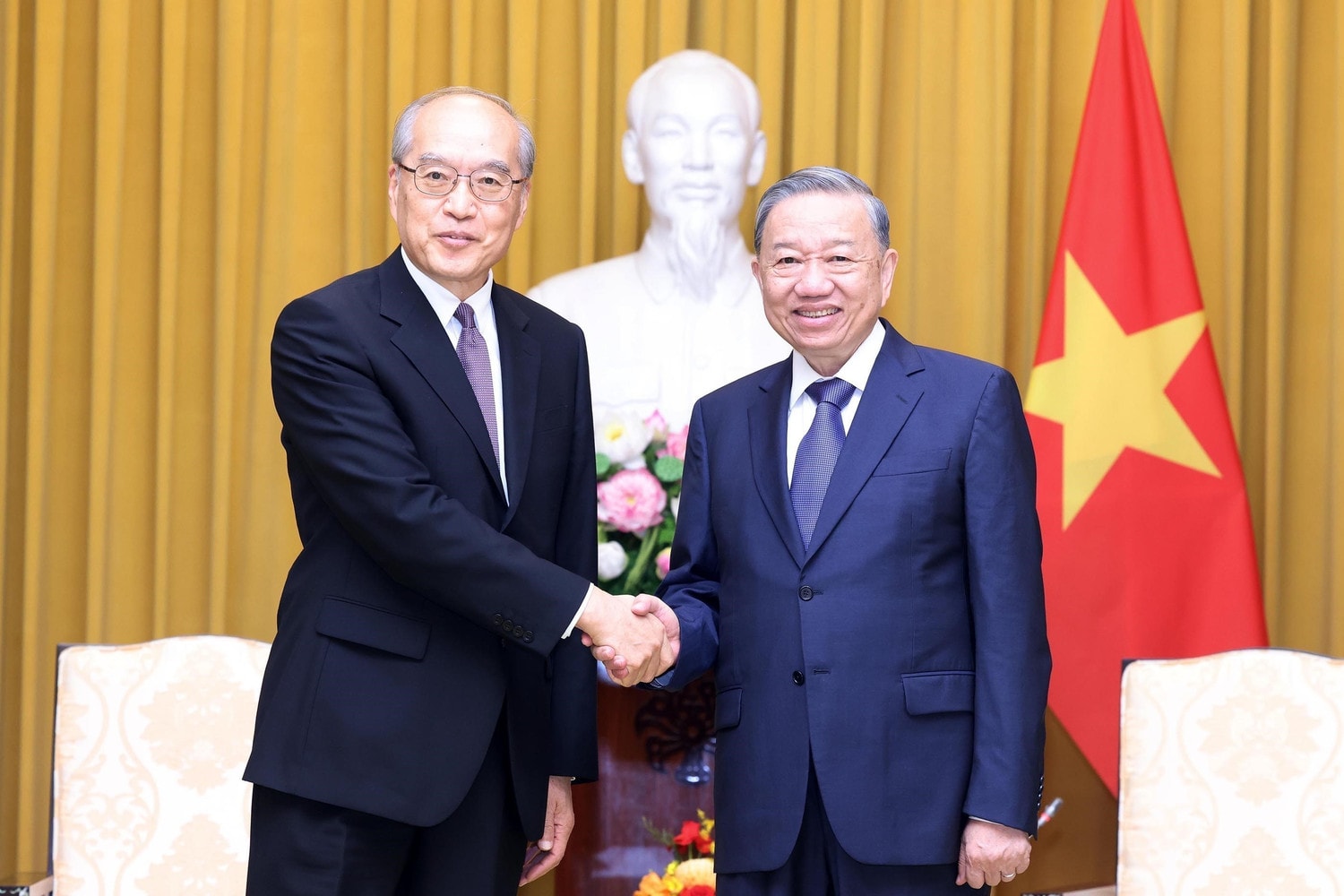 vna-potal-tong-bi-thu-chu-tich-nuoc-tiep-chanh-an-toa-an-nhan-dan-toi-cao-trung-quoc-7658692-8080.jpg