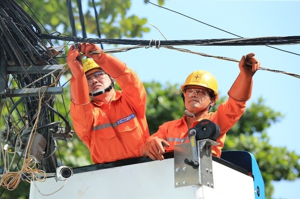Việc bổ sung quy định trong Luật Điện lực bảo đảm công khai, minh bạch, bình đẳng giữa các đơn vị điện lực. Ảnh: Thy Lê