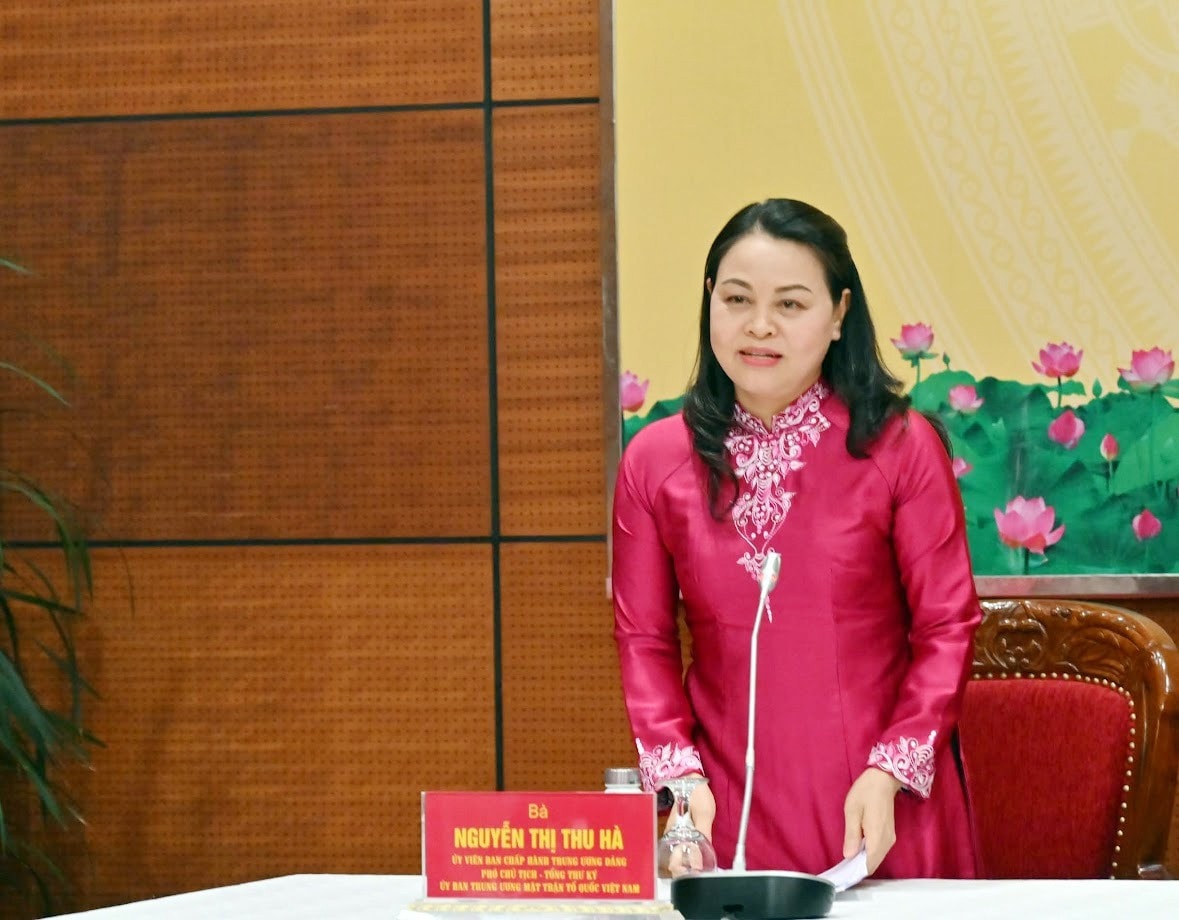 Phó Chủ tịch - Tổng Thư ký Ủy ban Trung ương MTTQ Việt Nam Nguyễn Thị Thu Hà phát biểu tại họp báo. Ảnh: Quang Khánh