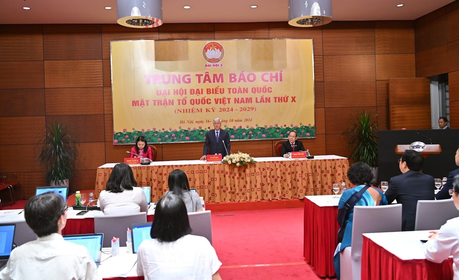 Quang cảnh họp báo. Ảnh: Quang Khánh