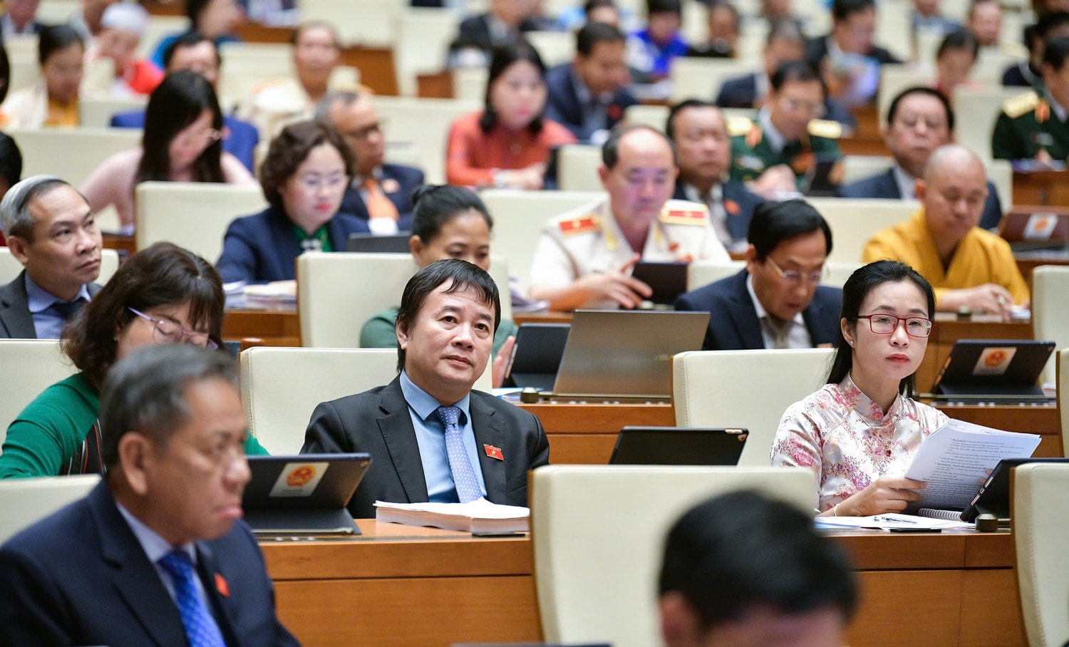 Các đại biểu dự Kỳ họp. Ảnh: Hồ Long