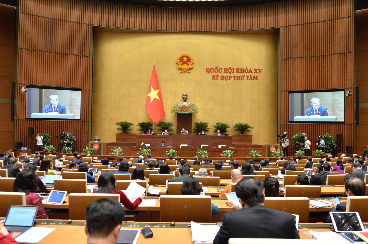 toan-canh-truong-ban-dan-nguyen-7693.jpg