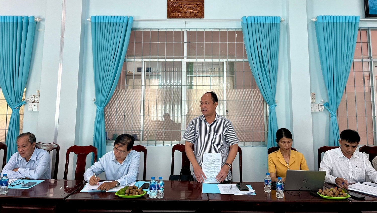 Thành viên Đoàn khảo sát phát biểu tại cuộc làm việc với Sở Nông nghiệp và Phát triển nông thôn. Ảnh: Hữu Tài