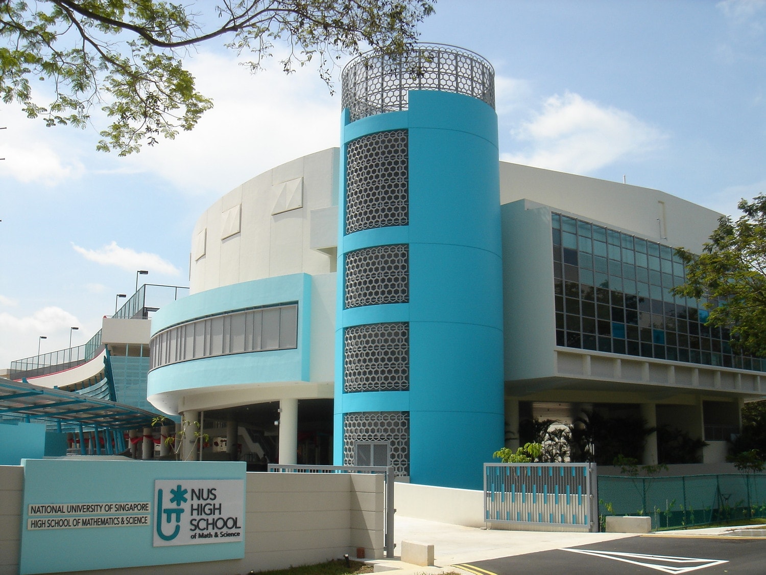 hoc-sinh-equest-doat-hoc-bong-toan-phan-cua-chinh-phu-singapore-3-4-2863-4978.jpg