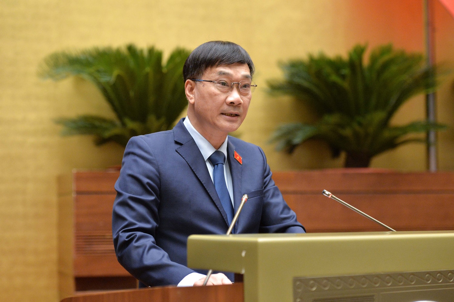 chu-nhiem-uy-ban-kinh-te-vu-hong-thanh-9506-62.jpg