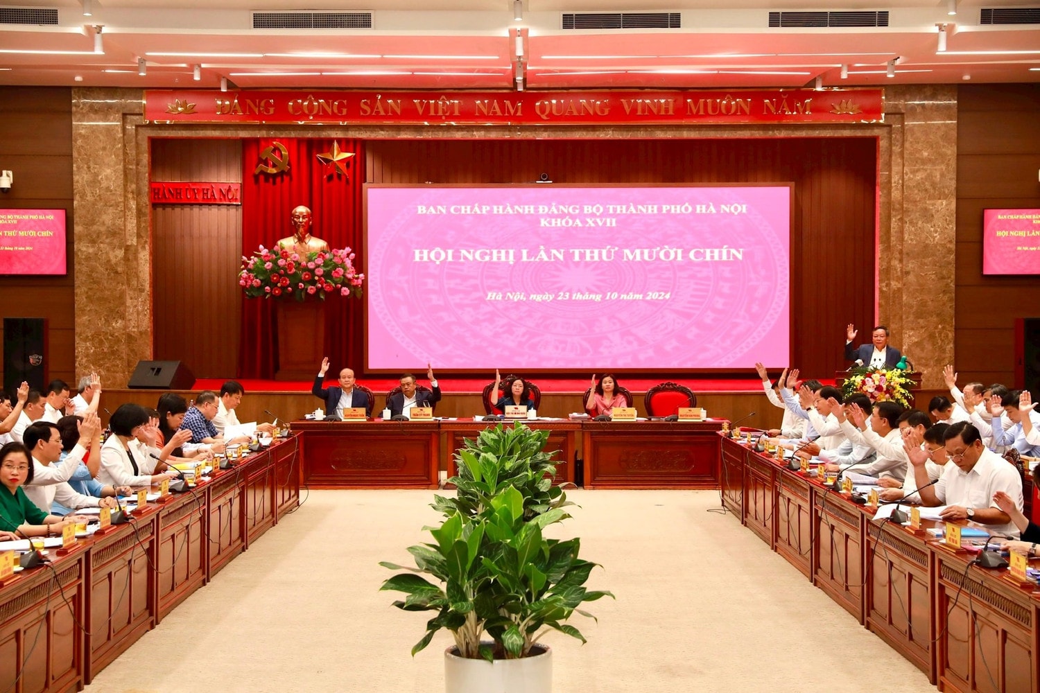 bch-dang-bo-tp-ha-noi-2841-378.jpg