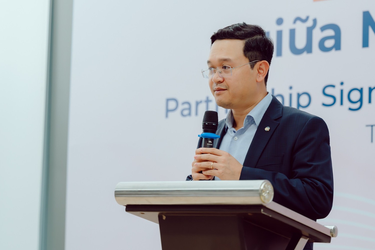 anh-2-ong-nguyen-sy-thanh-giam-doc-lotusmiles-vietnam-airlines-phat-bieu-tai-su-kien-anh-vna-3450-742.jpg