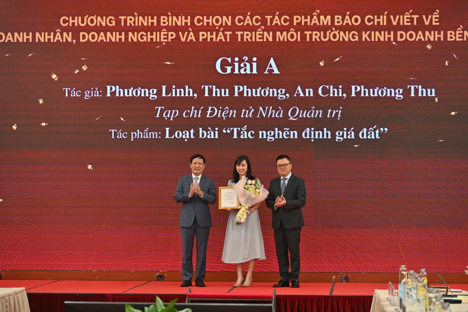 Trao giải A tác phẩm báo chí viết về doanh nhân, doanh nghiệp và phát triển môi trường kinh doanh bền vững