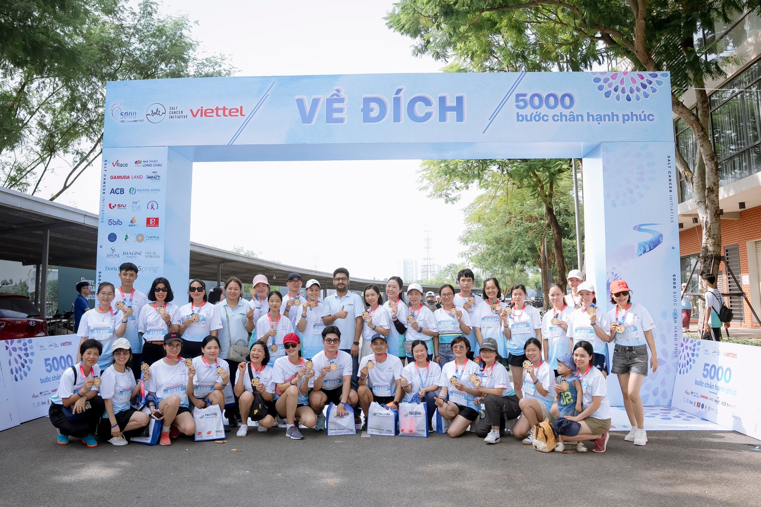 5000-buoc-chan-hanh-phuc-voi-su-tham-gia-cua-cac-bac-si-chuyen-gia-5234-2382.jpg