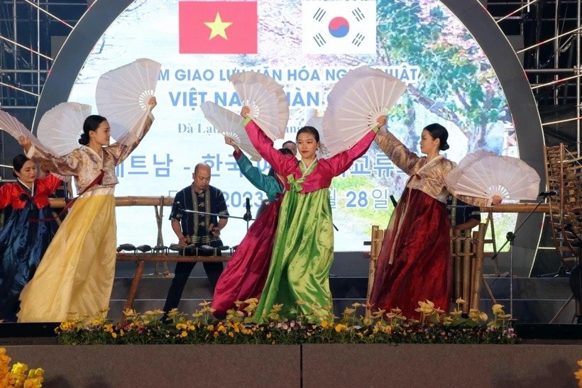 vna-potal-dem-giao-luu-van-hoa-nghe-thuat-viet-nam-han-quoc-7153727-3789jpg-1-1320-6998.jpg
