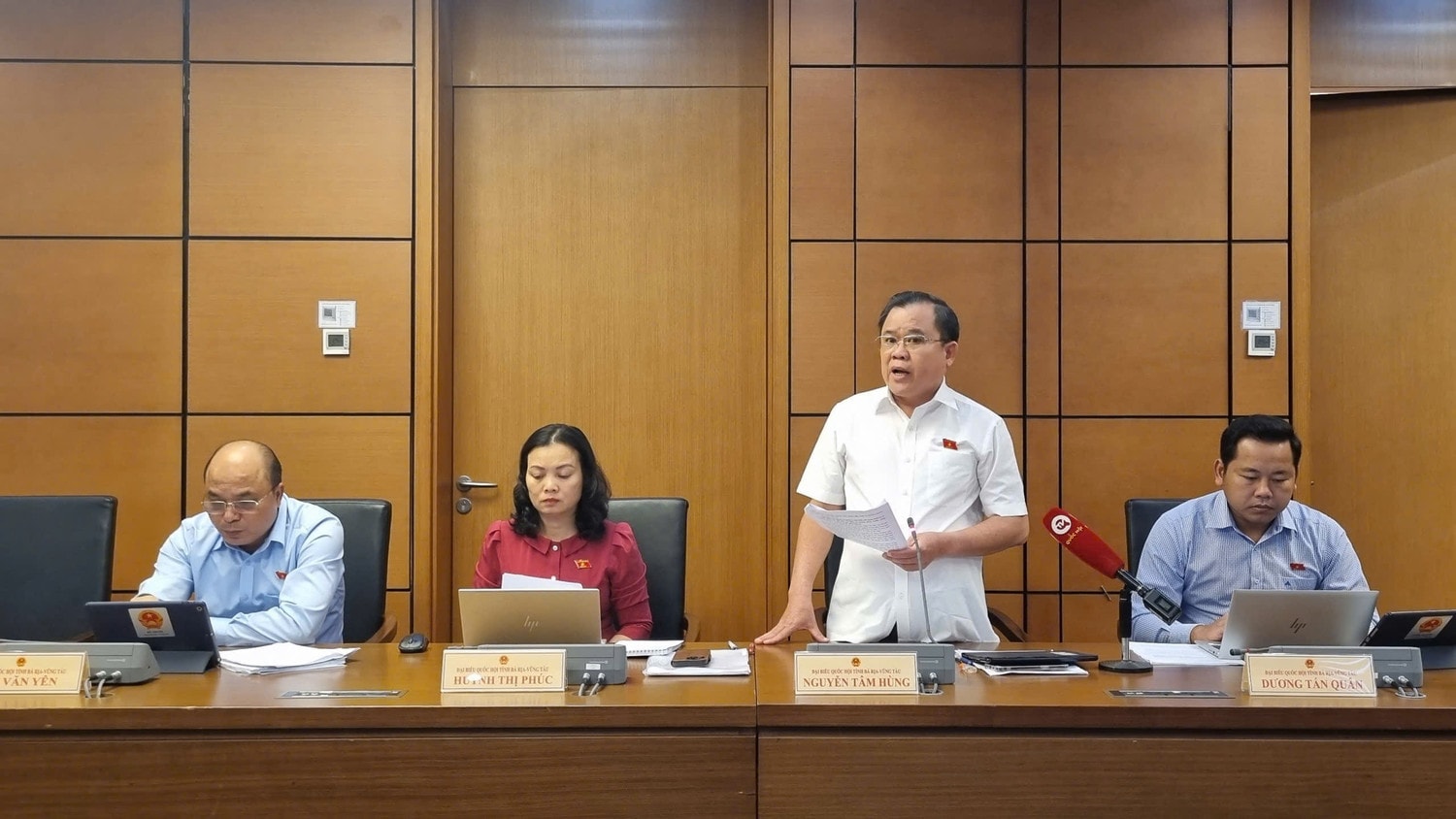 ĐBQH Nguyễn Tâm Hùng (Bà Rịa – Vũng Tàu) phát biểu